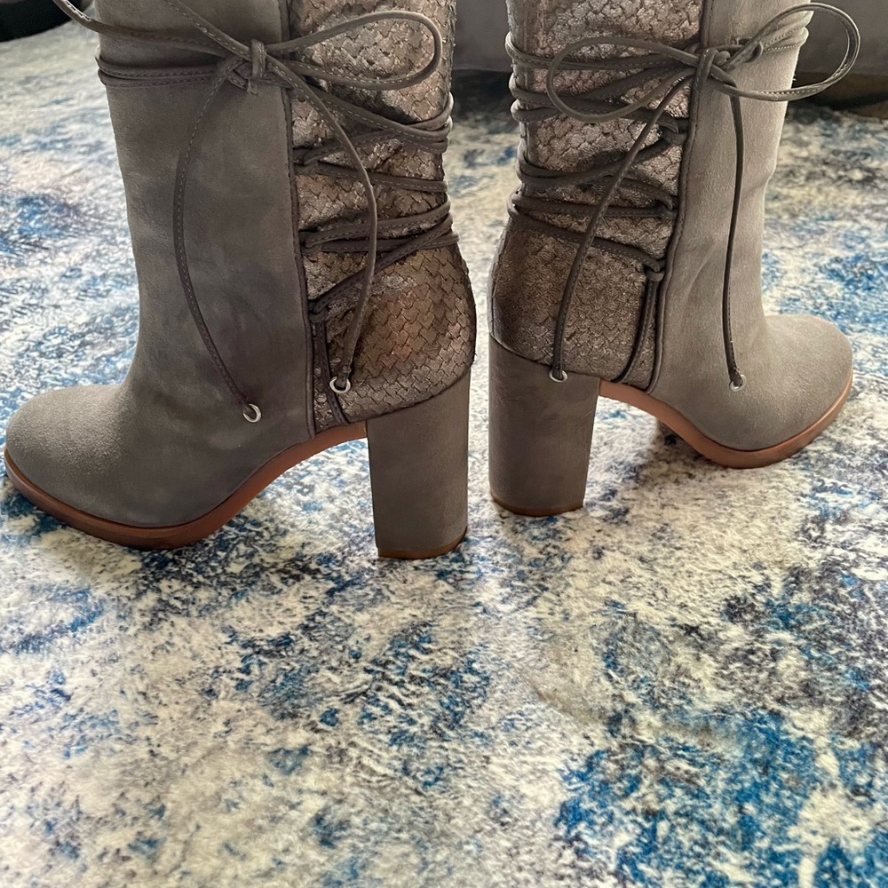 Johnston & Murphy Gray Heeled Boots with Snake Skin Design